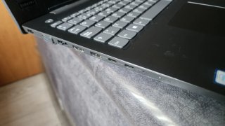 Lenovo V330 i5 8th Gen Portátil