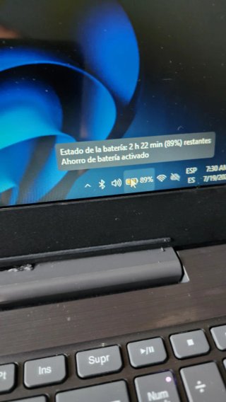 Lenovo V330 i5 8th Gen Portátil