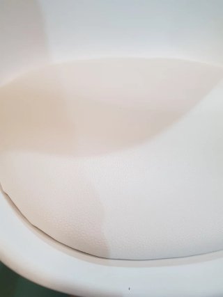 Silla escritorio  blanca y madera