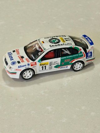 Scalextric Skoda Octavia Allianz
