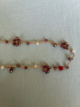 Collana uncinetto filo oro e perline vari colori