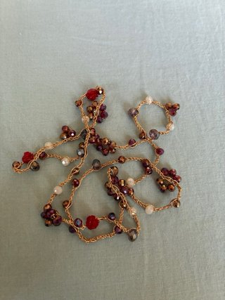 Collana uncinetto filo oro e perline vari colori