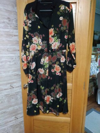 Vestido estampado floral negro