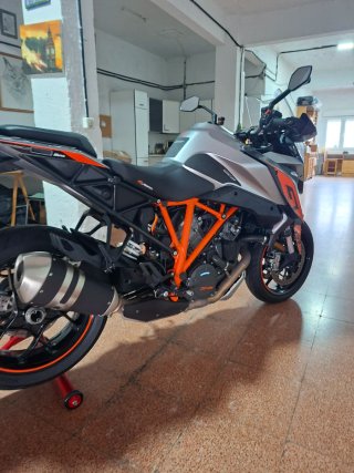 KTM 1290 Super Duke GT