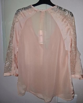 Blusa Stradivarius encaje rosa