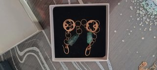 Parure collana con pietra verde e oro