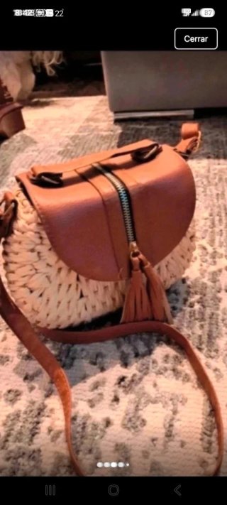 Bolso rafia y piel cierre flecos