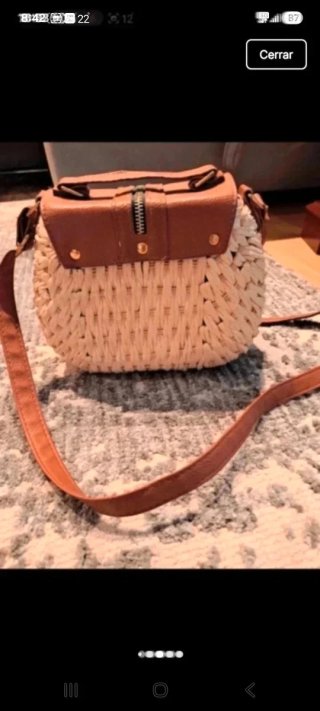 Bolso rafia y piel cierre flecos
