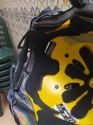 Casco Nutcase Limones Azul