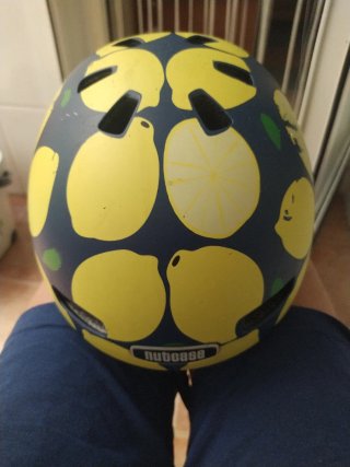 Casco Nutcase Limones Azul