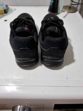 Zapatos de seguridad Sparco negros y rojos