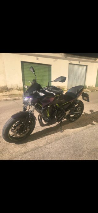 Kawasaki Z650 2020 Negra/Morada
