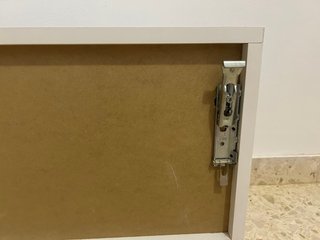 Mueble blanco 2 puertas 2 baldas para colgar
