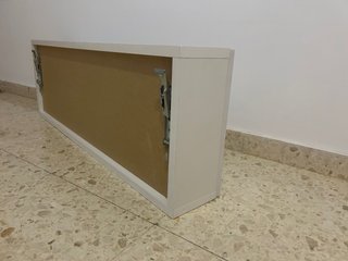 Mueble blanco 2 puertas 2 baldas para colgar