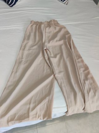 Pantalón ancho beige talla S BOLSA1