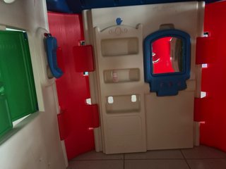 Casa de juguete FEBER con banco