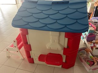Casa de juguete FEBER con banco