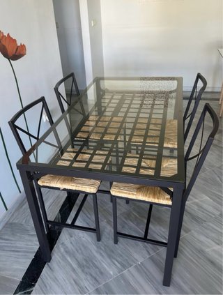 Mesa comedor cristal y metal y 4 sillas Ikea