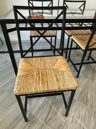 Mesa comedor cristal y metal y 4 sillas Ikea