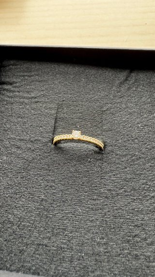 Anillo de compromiso oro con diamantes
