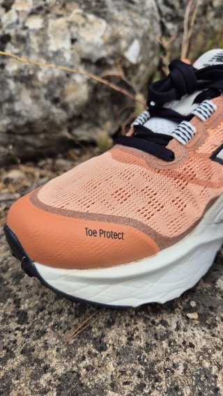 New Balance Hierro v9 Naranja/Blanco (Como Nuevas)