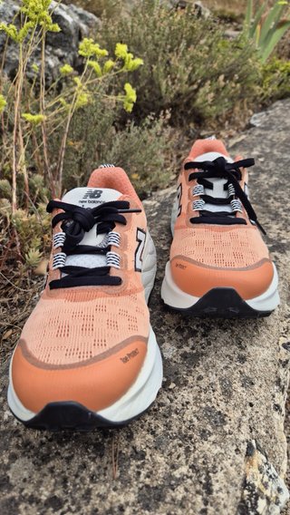 New Balance Hierro v9 Naranja/Blanco (Como Nuevas)