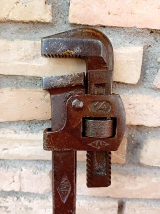 Llave grifa antigua