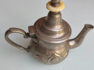 Tetera Antigua Grabada mediados s Siglo XX. 310 gr