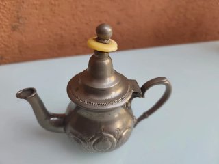 Tetera Antigua Grabada mediados s Siglo XX. 310 gr