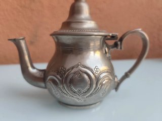 Tetera Antigua Grabada mediados s Siglo XX. 310 gr