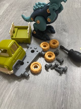 Camión y Dinosaurio de Juguete Armables