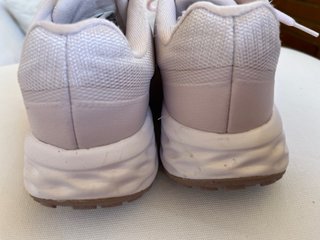Zapatillas Nike rosas talla 36.5