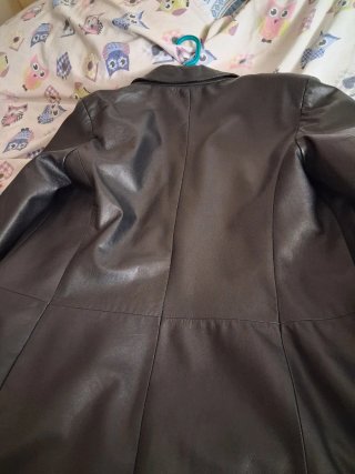 Giacca in pelle nera. Taglia 48