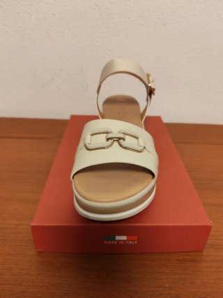 Sandalias beige Repo