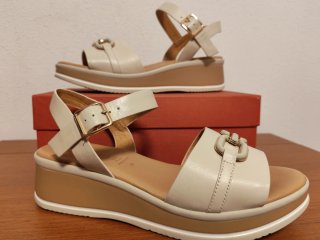 Sandalias beige Repo