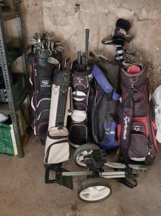 Bolsa de palos de golf con palos