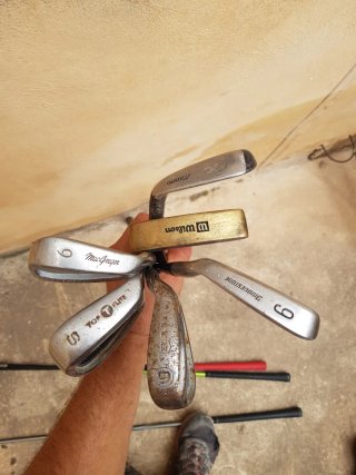 Bolsa de palos de golf con palos