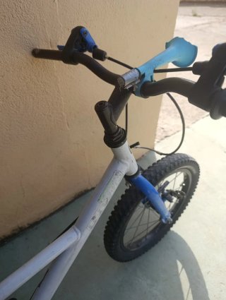 Bicicleta infantil BTWIN blanca y azul