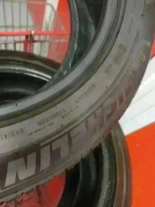 215 60 R17 96V Michelin - 1 neumático +90%