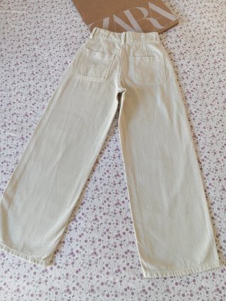 Pantalón Zara botones beige