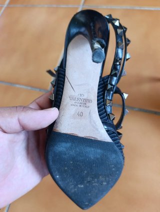 Tacones Valentino Negros Tachuelas