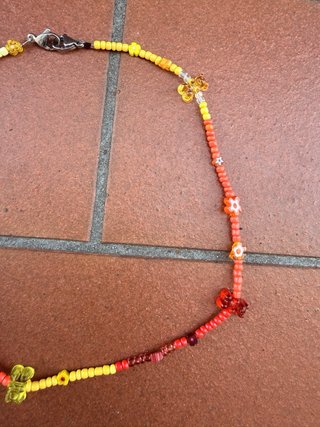 Collana estiva con perline colorate