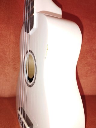 Ukelele blanco