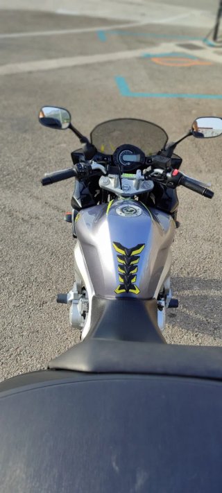 Yamaha Fazer 600 - Moto Deportiva