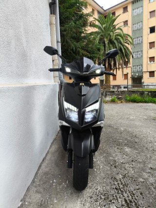 Moto Eléctrica Scooter Negra