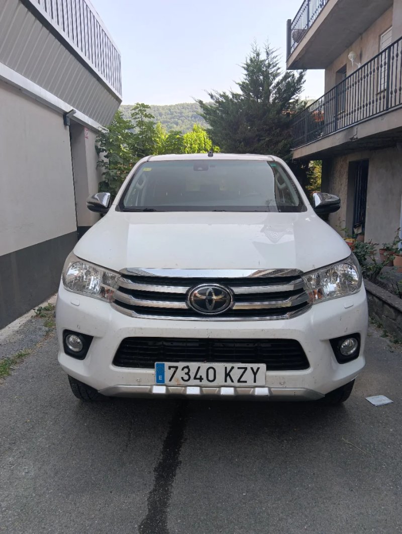 Toyota Hilux 2019 - foto 1
