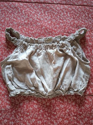 Top tirantes beige