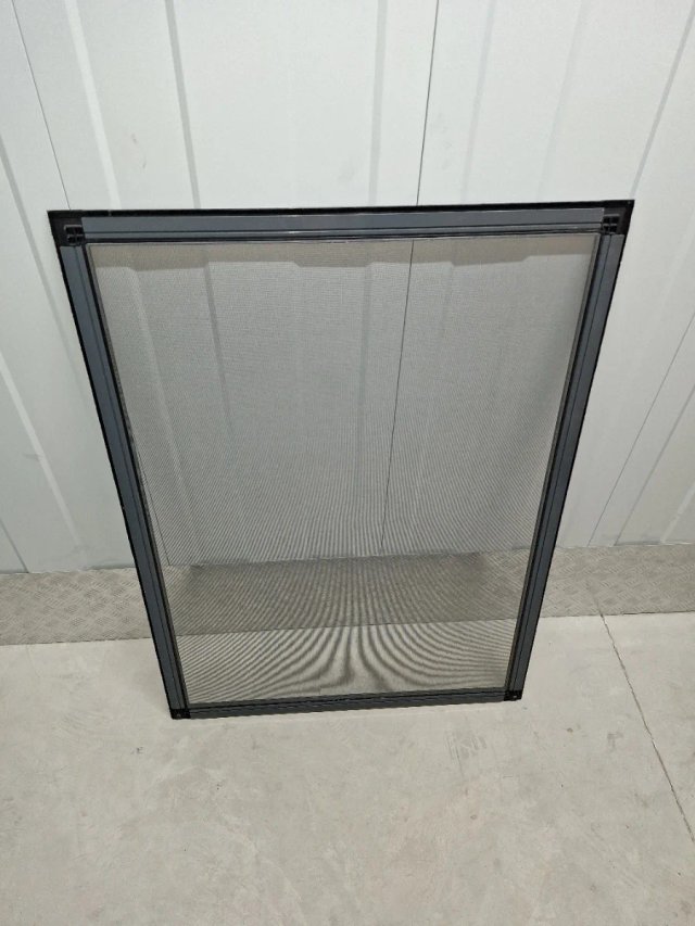 Mosquitera para ventana gris