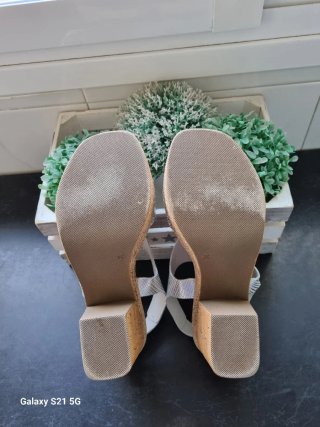 Sandalias de tacón plateadas