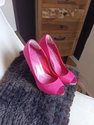 Zapatos Bershka Fucsia Peep Toe Tacón